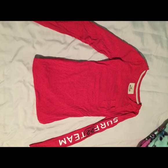 Red long sleeve Holliser - Picture 1 of 4